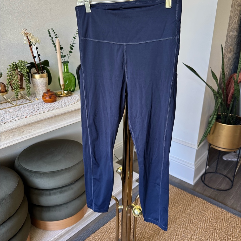 Athleta Ultimate Stash Pocket 7/8 Tight